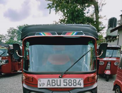 Bajaj 4 Stroke Three-wheeler for sale at BORALESGAMUWA