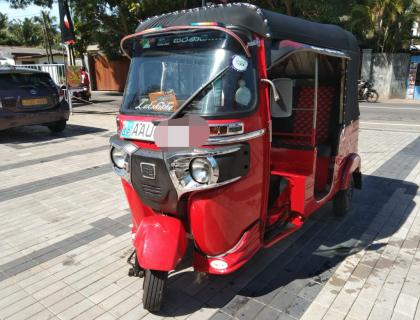 BAJAJ THREE WHEELER 2014 SALE AT AMBALANGODA