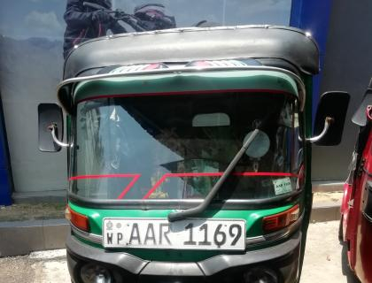 Bajaj 4 Stroke Three-wheeler for sale at Riyasakwala Maligawatta