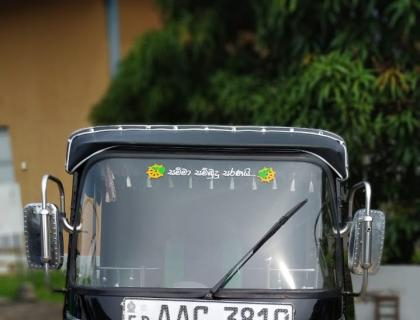 Bajaj 4 Stroke Three-wheeler for sale at Riyasakwala Ampara