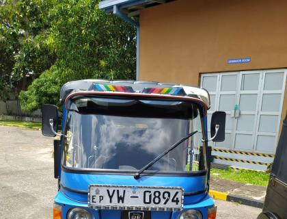 Bajaj 4 Stroke Three-wheeler for sale at Riyasakwala Ampara
