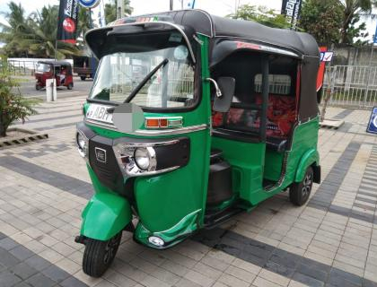 BAJAJ THREE WHEELER 2015 SALE AT AMBALANGODA