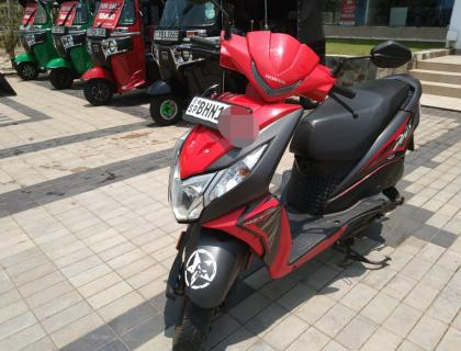 HONDA DIO SCOOTER FOR SALE AT AMBALANGODA RIYASAKWALA