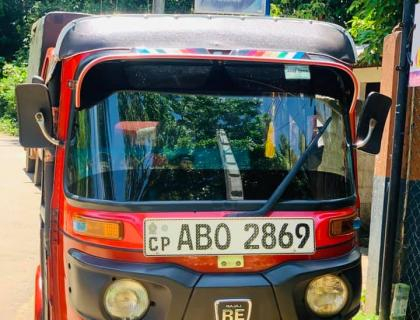 Bajaj 4 Stroke Three-wheeler for sale at Kegalle