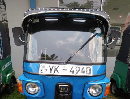 Bajaj 4 Stroke Three-wheeler for sale at Riyasakwala Ampara