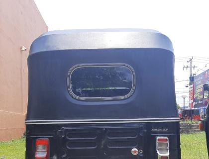 Bajaj 4 Stroke Three-wheeler for sale at Negombo