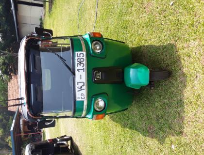 Bajaj 4 Stroke Three-wheeler for sale at Negombo