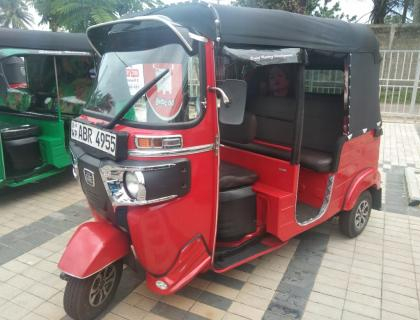 BAJAJ THREE WHEELER 2018 SALE AT AMBALANGODA