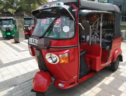 BAJAJ THREE WHEELER 2013 SALE AT AMBALANGODA