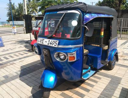 BAJAJ THREE WHEELER 2010 SALE AT AMBALANGODA