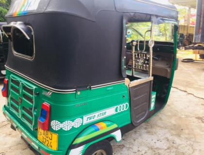 BAJAJ 4STROKE THREE WHEELER FOR SALE IN KADURUWELA