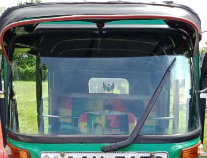 bajaj threewheeler Boralesgamuwa