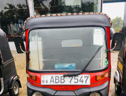 Bajaj 4 Stroke Three-wheeler for sale at Riyasakwala Madurankuliya