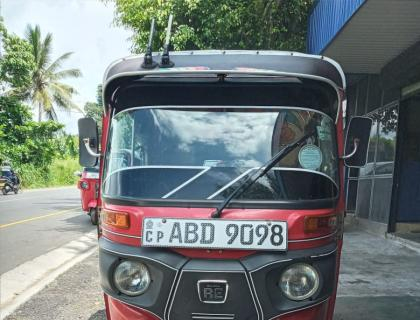 Bajaj 4 Stroke Three-wheeler for sale at Kegalle