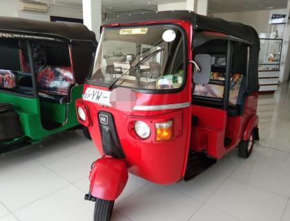 Negotiable BAJAJ THREE WHEELER 2012 SALE AT AMBALANGODA