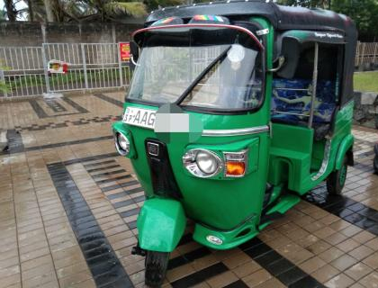 Negotiable BAJAJ THREE WHEELER 2013 SALE AT AMBALANGODA