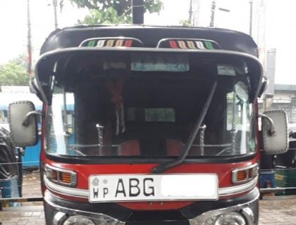 Bajaj 4 Stroke Three-wheeler for sale at Riyasakwala Bandaragama