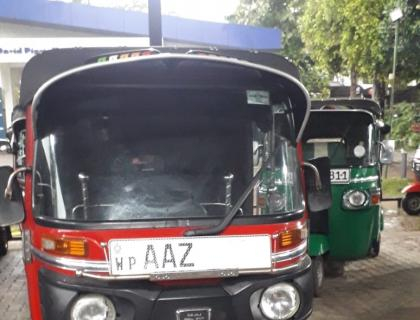 Bajaj 4 Stroke Three-wheeler for sale at Riyasakwala Bandaragama