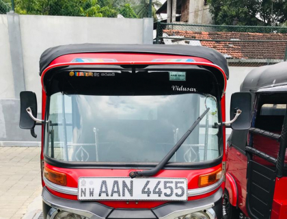 Bajaj 4 Stroke Three-wheeler for sale at Riyasakwala Kurunegala