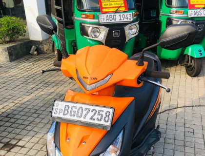 Honda Dio Scooter for sale at Riyasakwala kurunegala