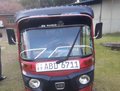 Bajaj 4 Stroke Three-wheeler for sale at Negombo