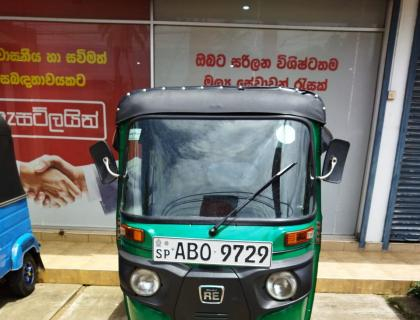 Bajaj 4 Stroke Three-wheeler for sale at Ambalantota