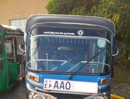 Bajaj 4 Stroke Three-wheeler for sale at Riyasakwala Ampara