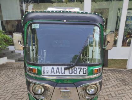 Bajaj 4 Stroke Three-wheeler for sale at RIYASAKWALA Anuradhapura