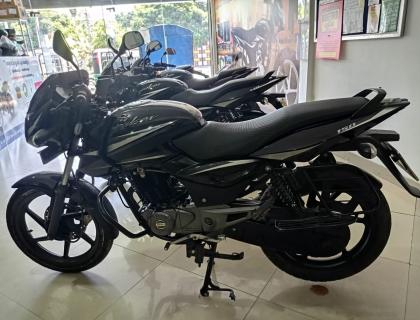 Bajaj Pulsar 150 for sale in Batticaloa