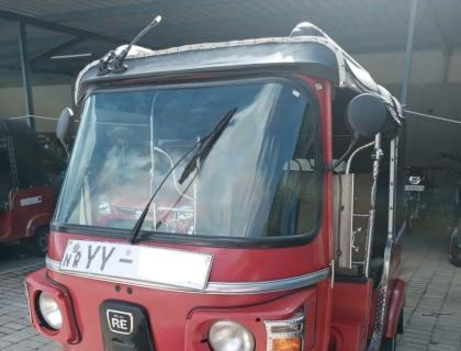 Bajaj 4 Stroke Three-wheeler for sale at Kurunegala