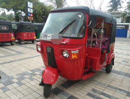 BAJAJ THREE WHEELER 2011 SALE AT AMBALANGODA