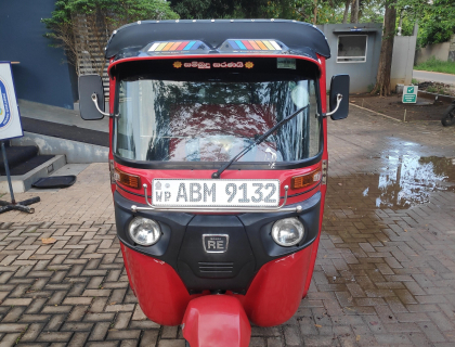 Bajaj 4 Stroke Three-wheeler for sale at RIYASAKWALA Anuradhapura