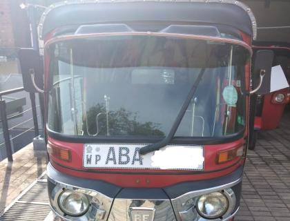 Bajaj 4S Three Wheeler for sale at Riyasakwala Kurunegala