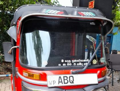 Bajaj 4 Stroke Three-wheeler for sale at Riyasakwala Bandaragama