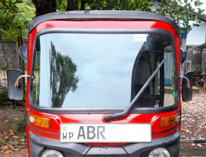 Bajaj 4 Stroke Three-wheeler for sale at Riyasakwala Bandaragama