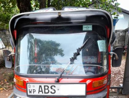 Bajaj 4 Stroke Three-wheeler for sale at Riyasakwala Bandaragama