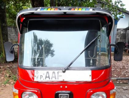 Bajaj 4 Stroke Three-wheeler for sale at Riyasakwala Bandaragama