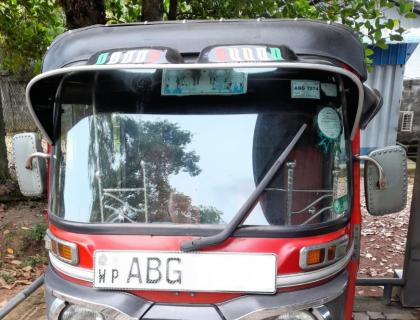 Bajaj 4 Stroke Three-wheeler for sale at Riyasakwala Bandaragama