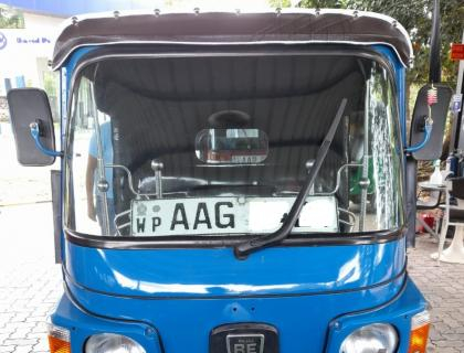 Bajaj 4 Stroke Three-wheeler for sale at Riyasakwala Bandaragama