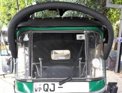 Bajaj 4 Stroke Three-wheeler for sale at Riyasakwala Bandaragama