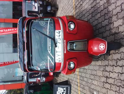 Bajaj 4 Stroke Three-wheeler for sale at Negombo