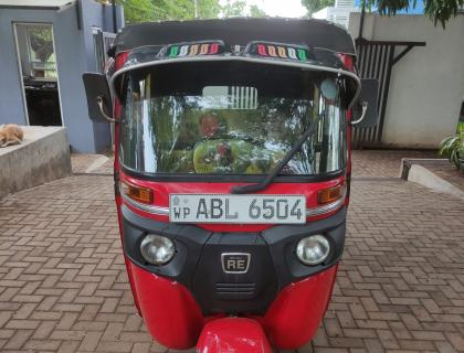 Bajaj 4 Stroke Three-wheeler for sale at RIYASAKWALA Anuradhapura