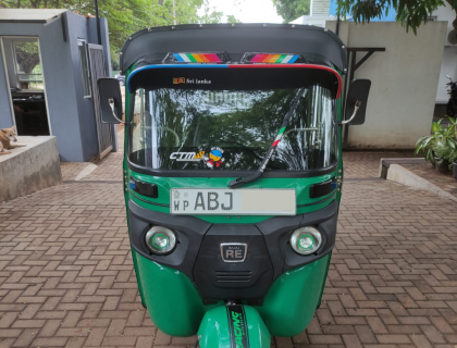 Bajaj 4 Stroke Three-wheeler for sale at RIYASAKWALA Anuradhapura