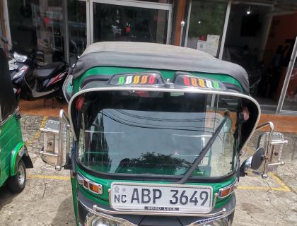 Bajaj 4 Stroke Three-wheeler for sale at trincomalee