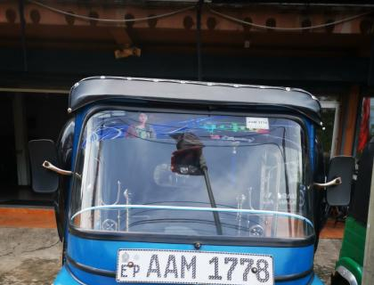 Bajaj 4 Stroke Three-wheeler for sale at trincomalee