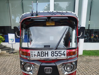 Bajaj 4 Stroke Three-wheeler for sale at RIYASAKWALA Anuradhapura