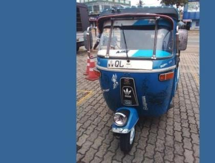 Bajaj Three-wheeler for Sale at Negombo