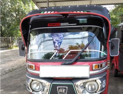Bajaj 4S Three Wheeler for sale at Riyasakwala Kurunegala