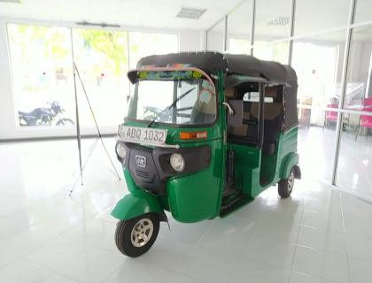 Bajaj 4 Stroke Three-wheeler for sale at Riyasakwala Ampara