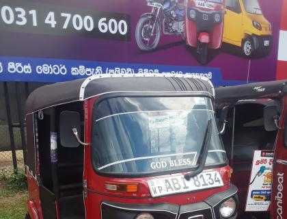 Bajaj 4 Stroke Three-wheeler for sale at Negombo